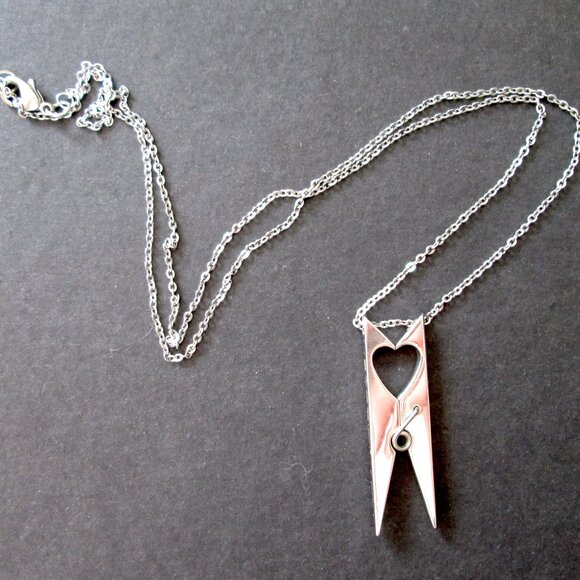 ZOPPINI Stainless Steel Pendant Necklace Heart Cutout Clothespin - Picture 1 of 16